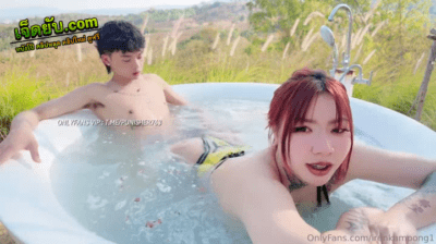 คลิปหลุดOnlyfans irenkampong1 น้องไอรินเที่ยวพักตากอากาศ เย็ดท่าหมาในอ่างนอกบ้านวิวดีซอยหีรัวๆ โยกเย็ดกันไม่ต้องกลัวใครเห็นอย่างเด็ด